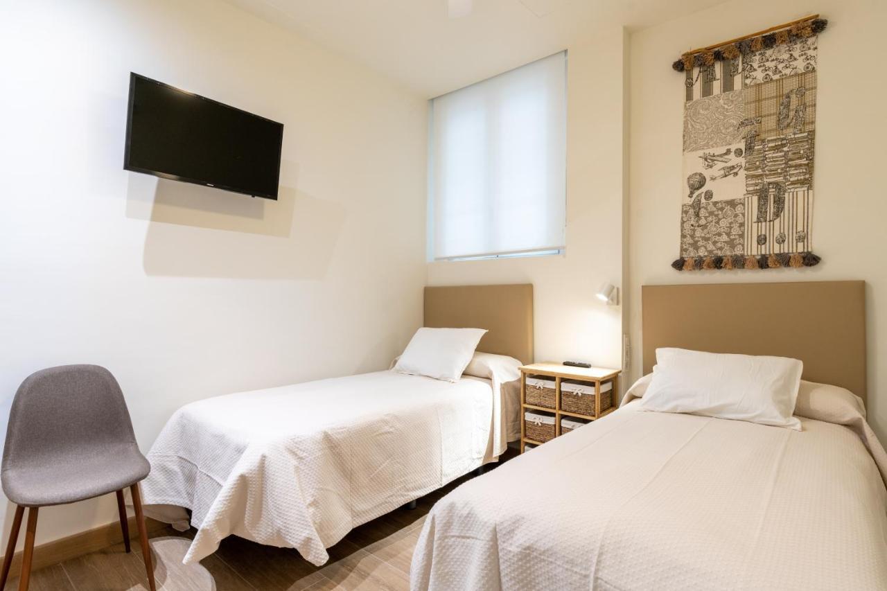 Apartamentos Cervantes 17 Seville Exterior photo